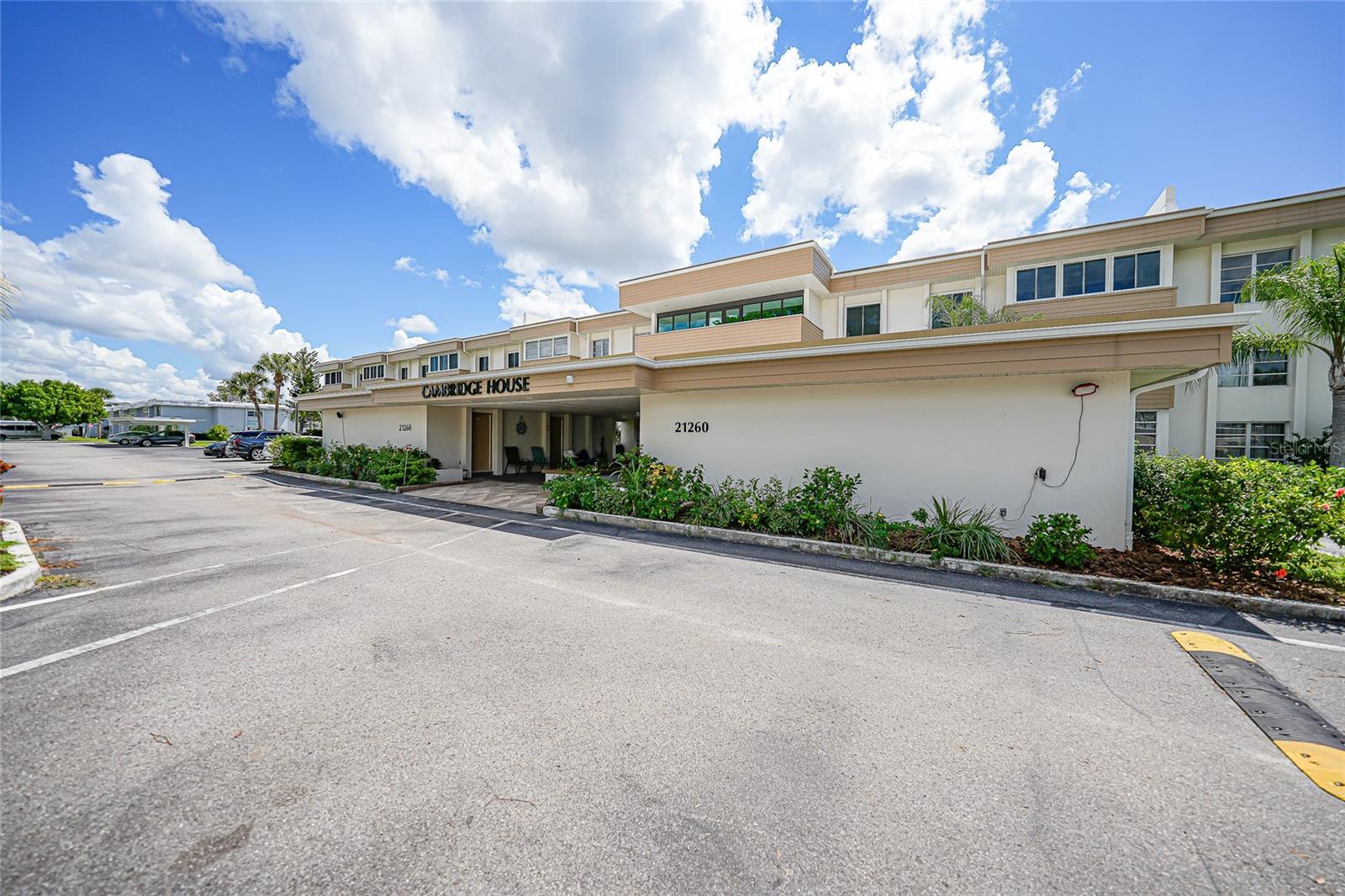 Image 40 of 53 For 21260 Brinson Avenue 210