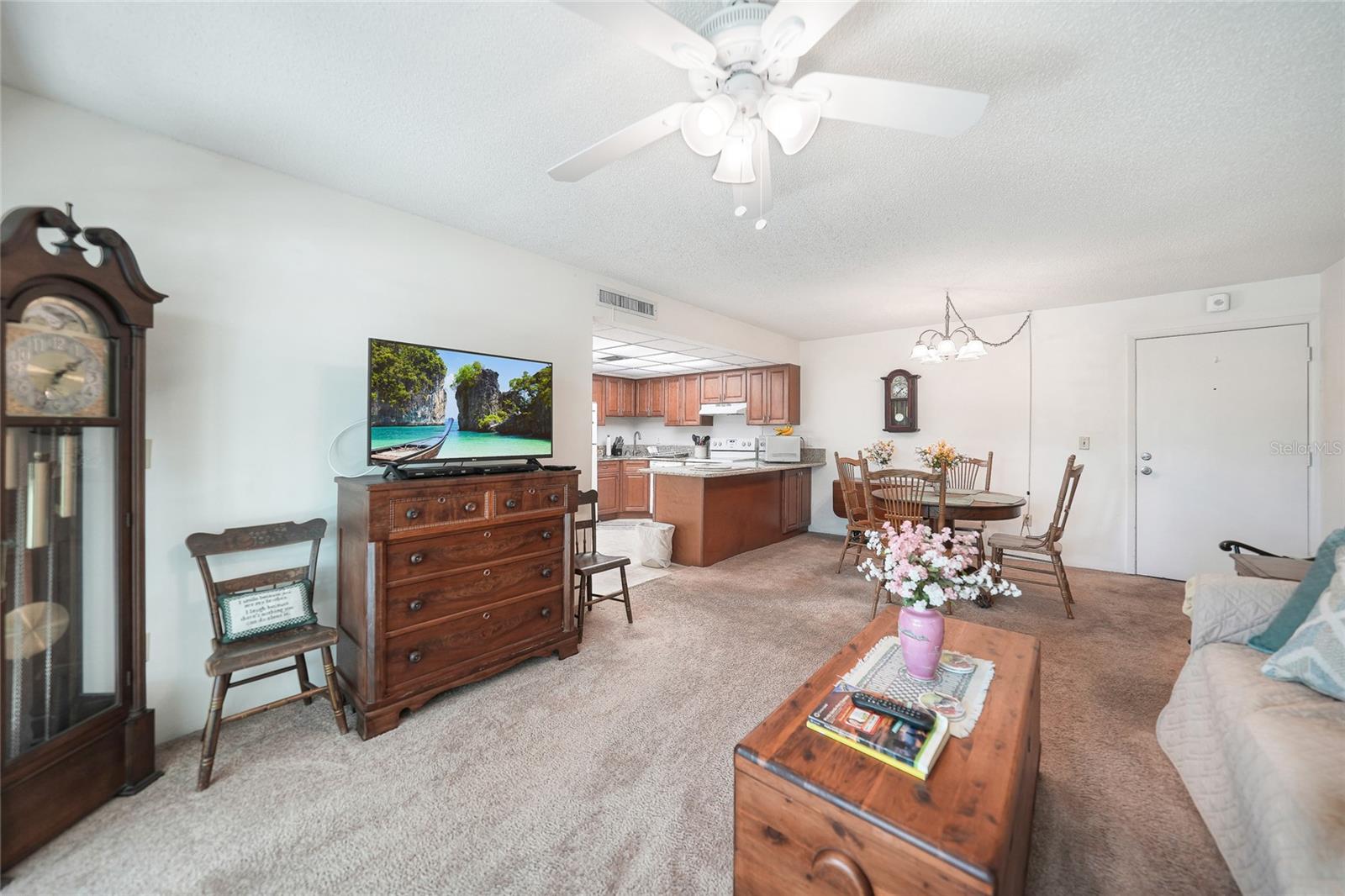 Image 6 of 53 For 21260 Brinson Avenue 210