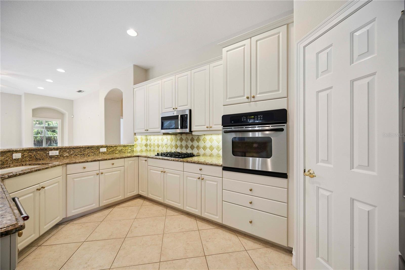 Image 19 of 85 For 110 Vicenza Way