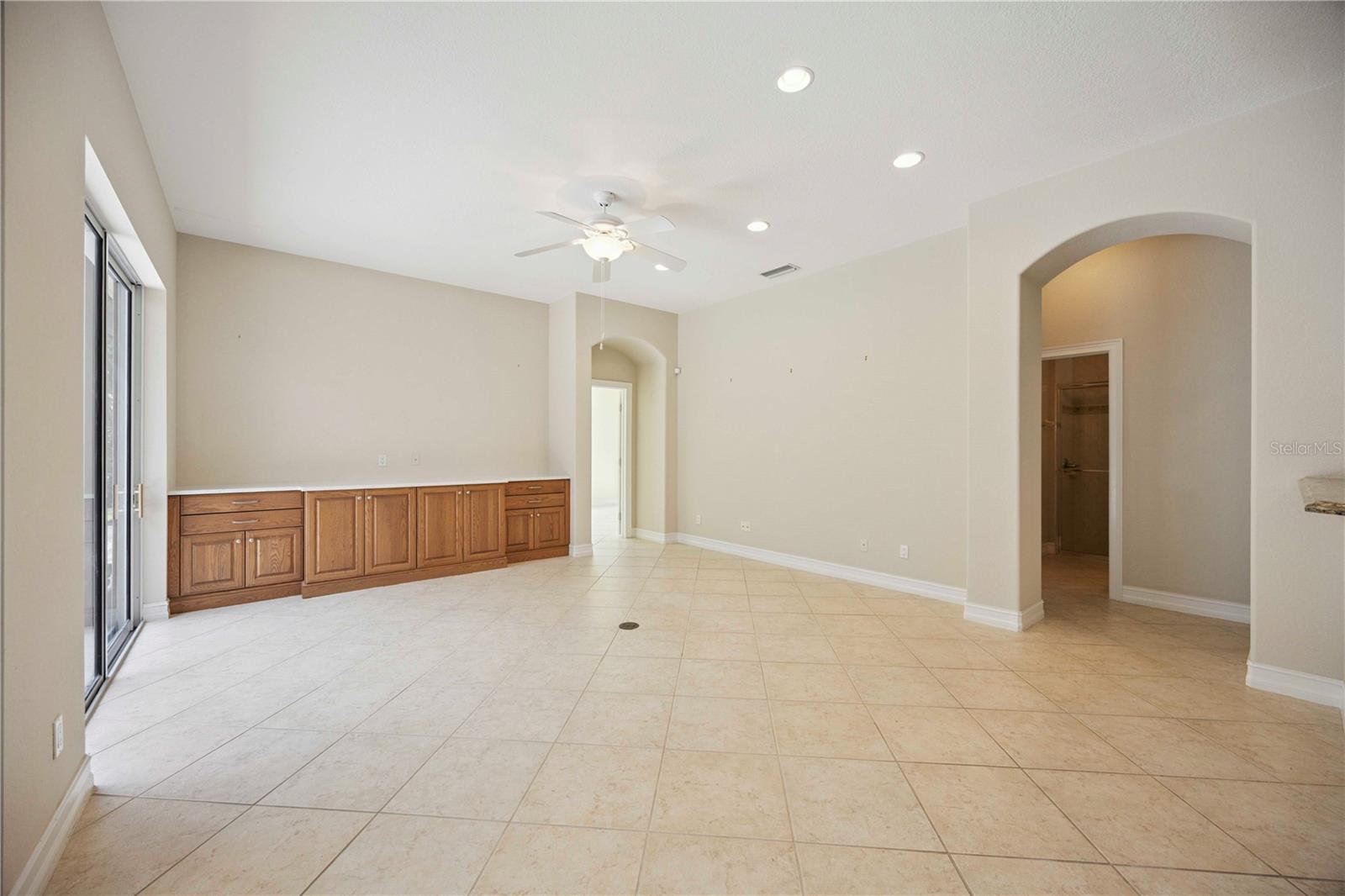 Image 23 of 85 For 110 Vicenza Way