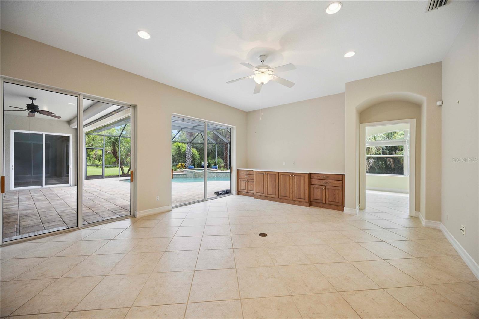 Image 24 of 85 For 110 Vicenza Way