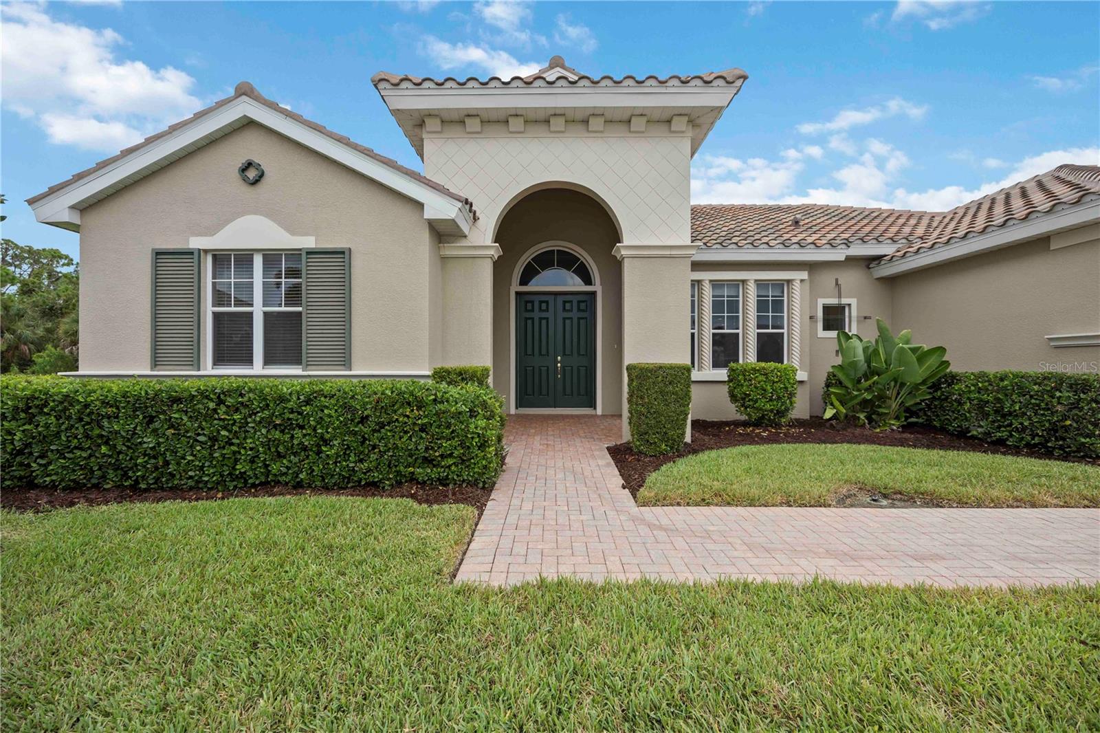 Image 4 of 85 For 110 Vicenza Way