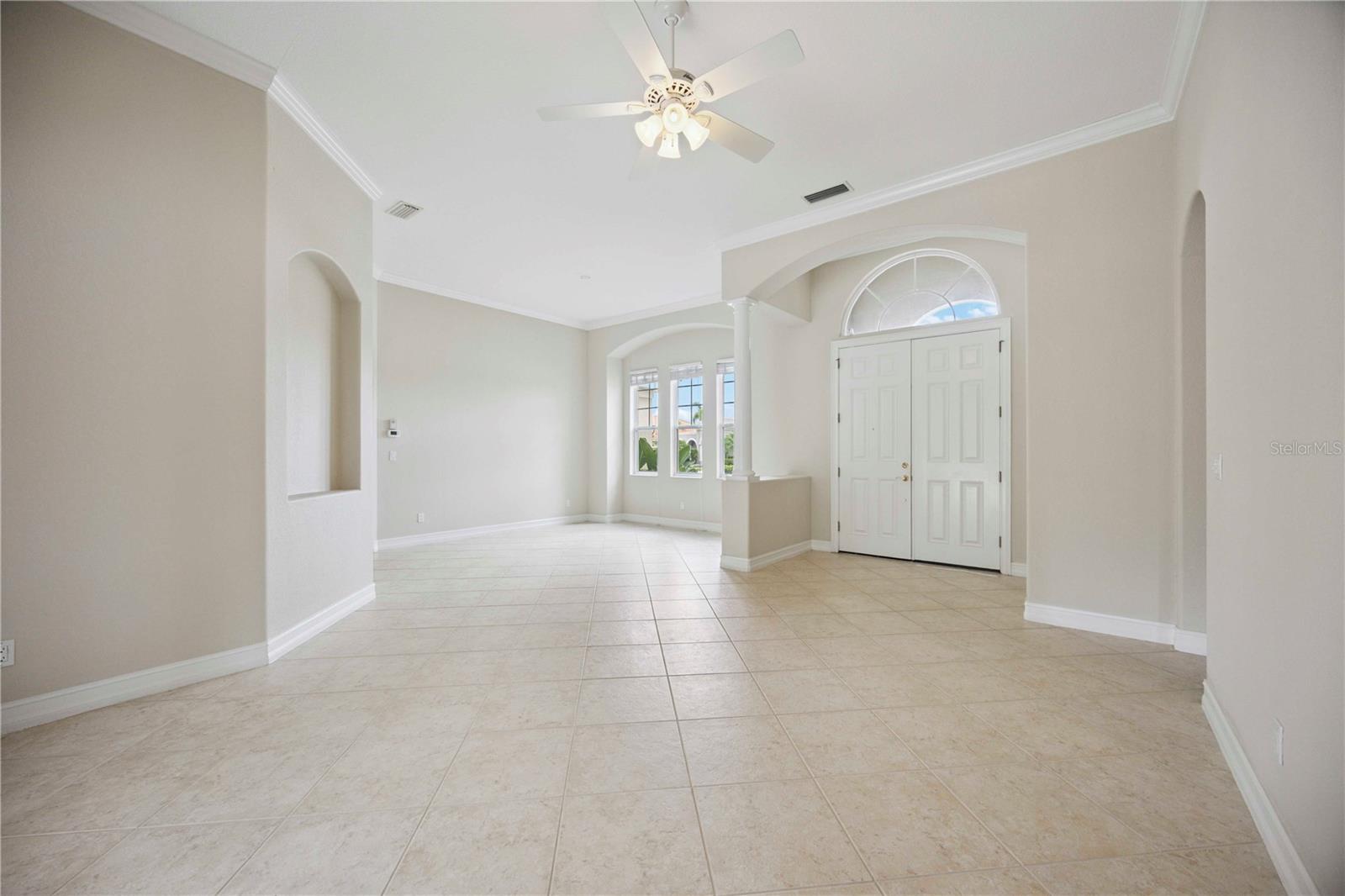 Image 6 of 85 For 110 Vicenza Way
