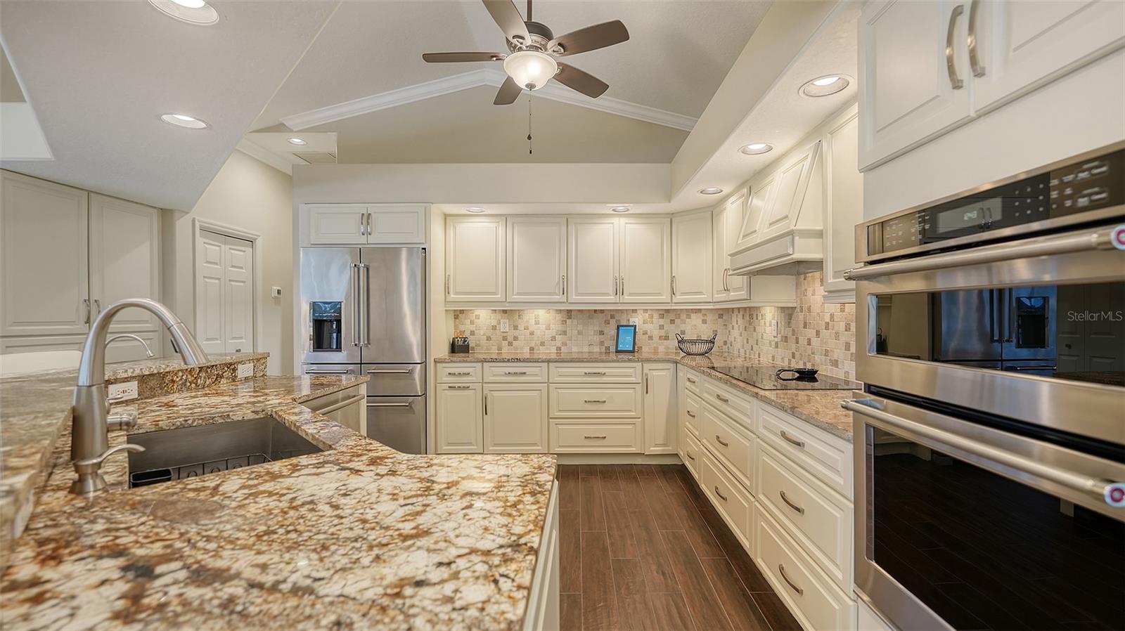 Image 15 of 63 For 7100 Serenoa Drive