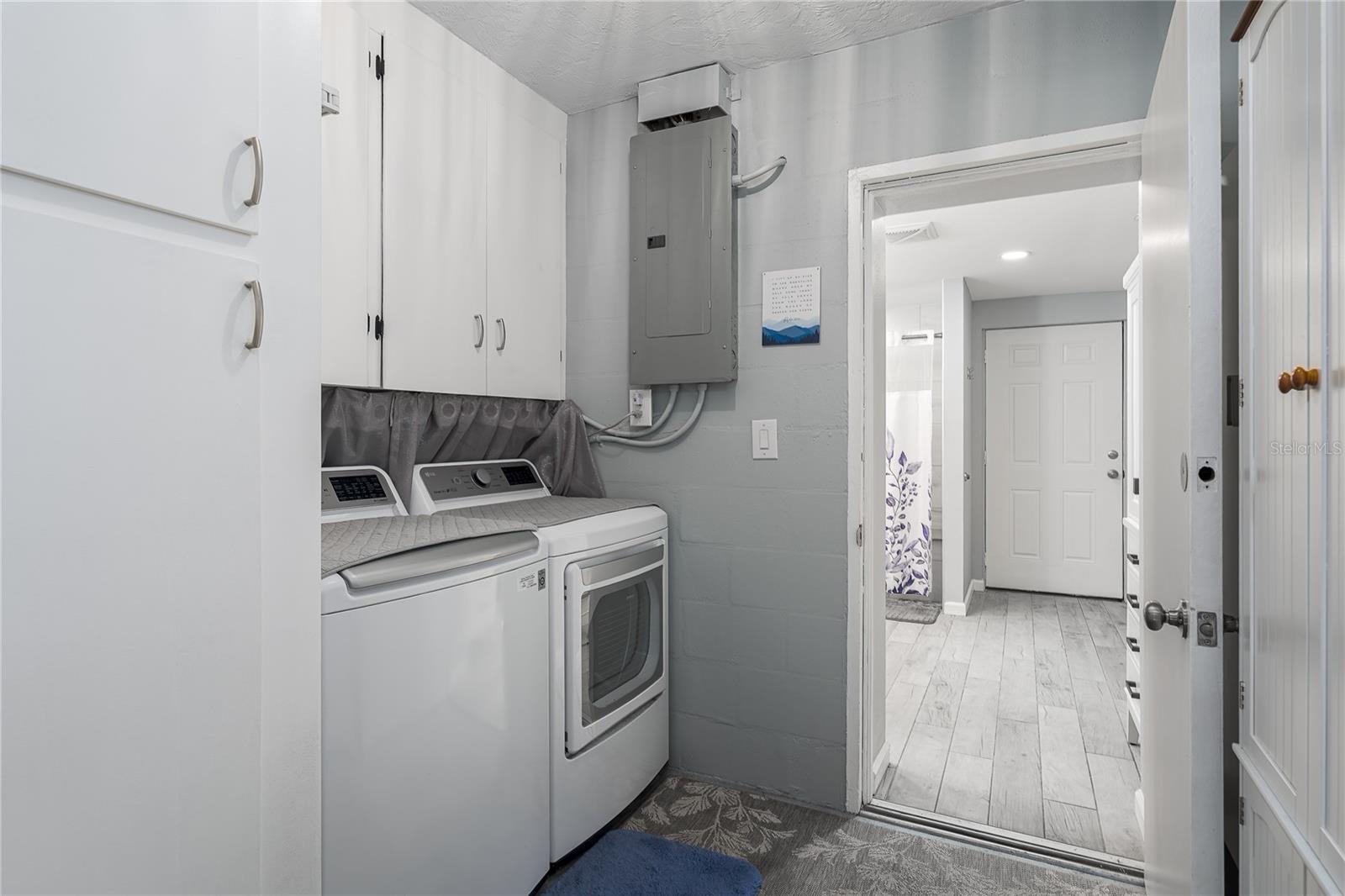 Image 21 of 31 For 5524 20th Street W