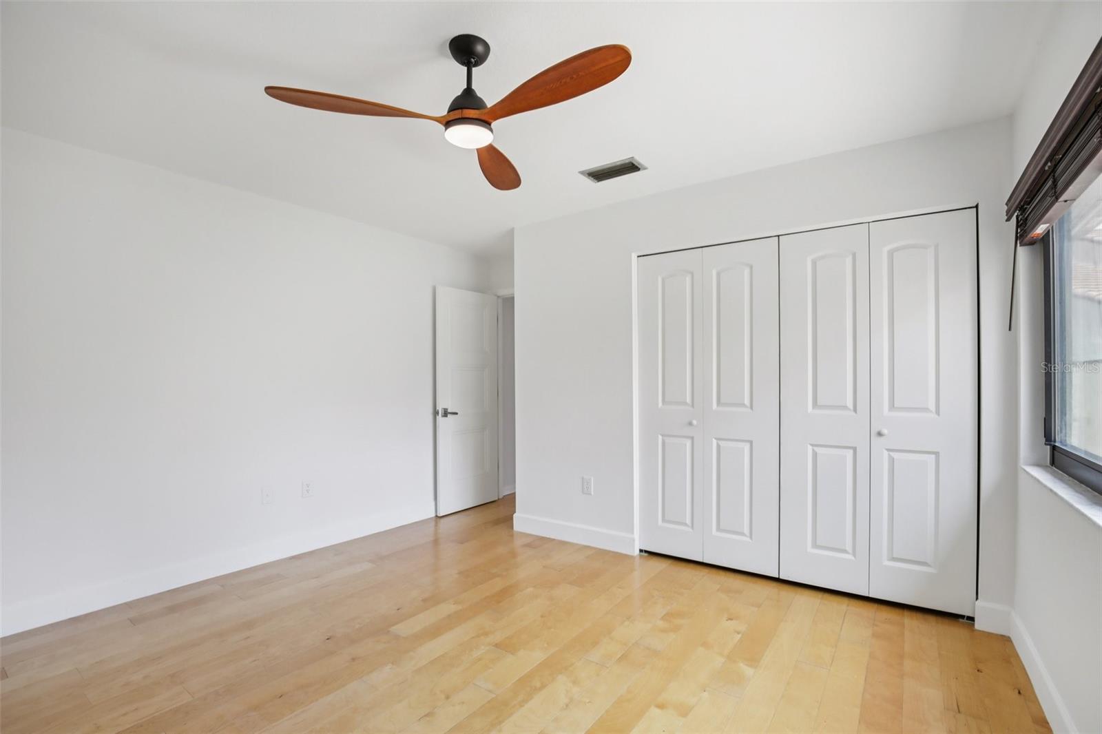 Image 21 of 33 For 5387 Huntingwood Court 4