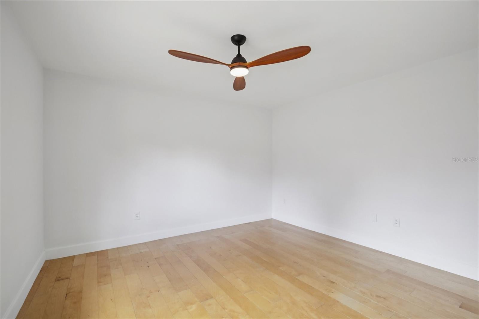 Image 22 of 33 For 5387 Huntingwood Court 4