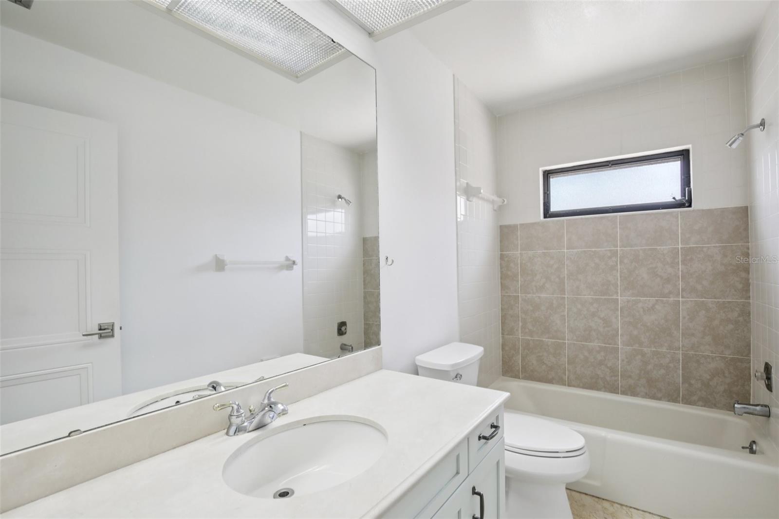 Image 23 of 33 For 5387 Huntingwood Court 4