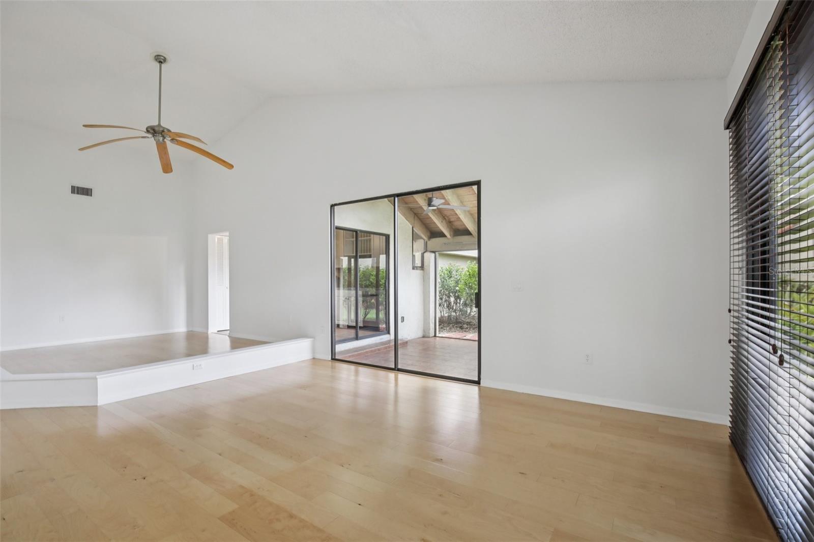 Image 6 of 33 For 5387 Huntingwood Court 4