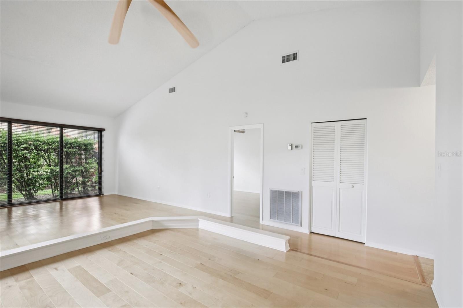 Image 7 of 33 For 5387 Huntingwood Court 4