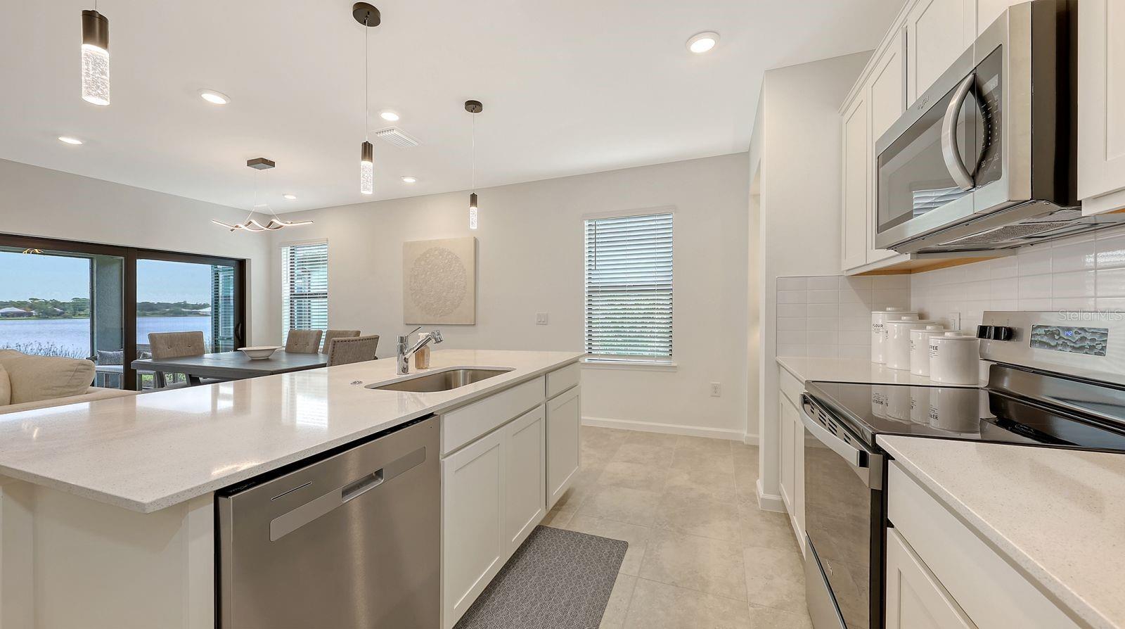 Image 12 of 53 For 6476 Silverstar Drive