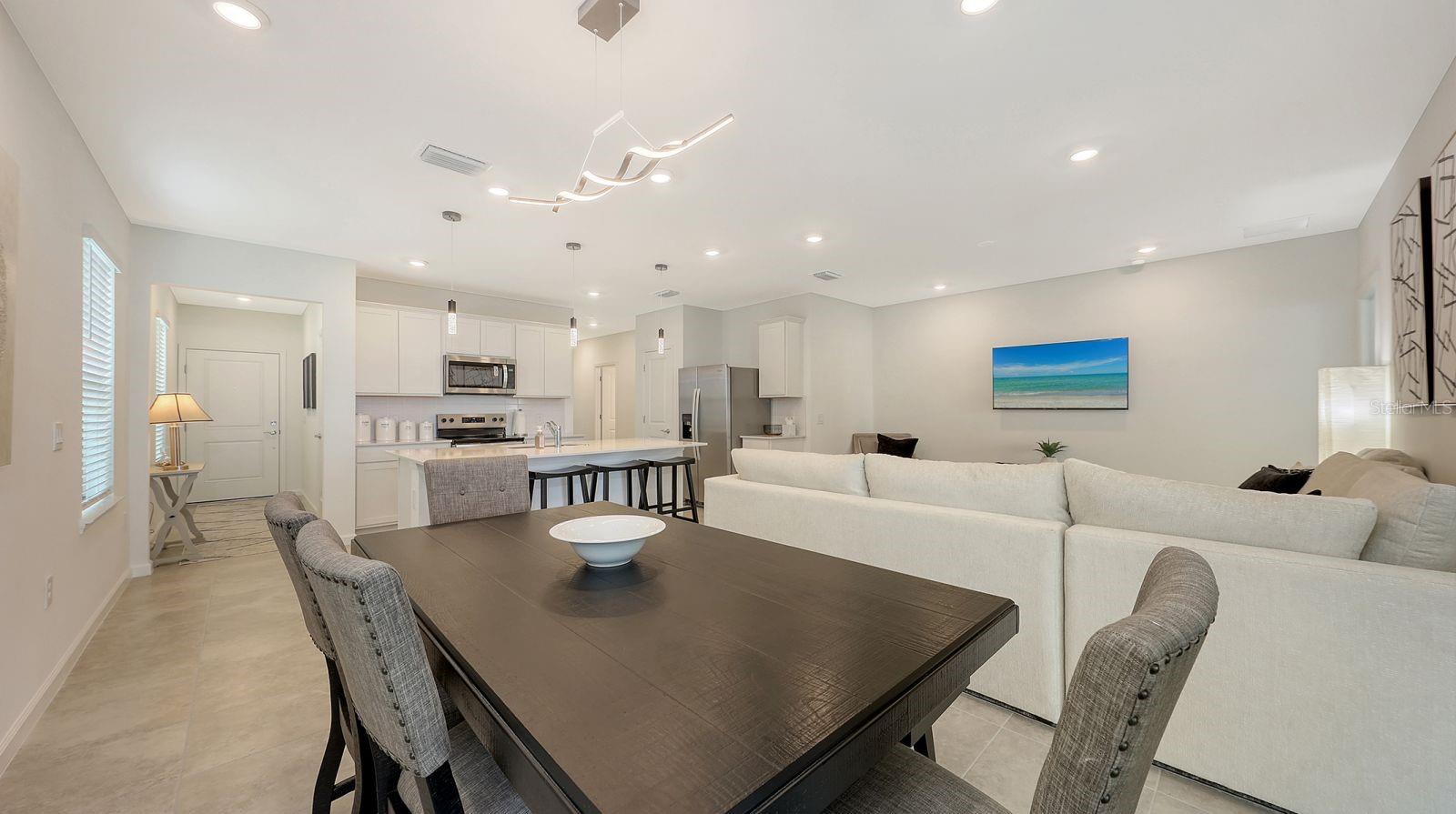 Image 17 of 53 For 6476 Silverstar Drive