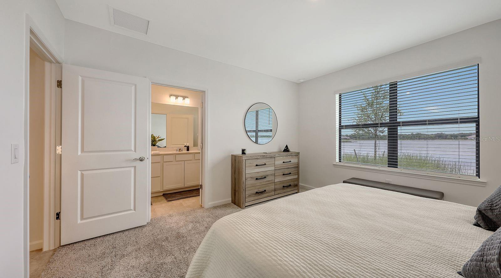 Image 25 of 53 For 6476 Silverstar Drive