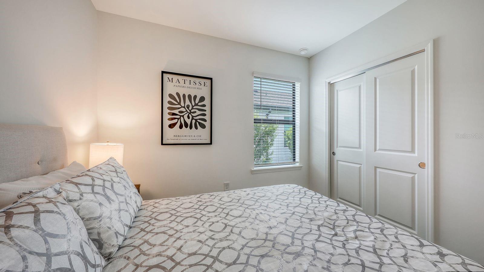 Image 36 of 53 For 6476 Silverstar Drive