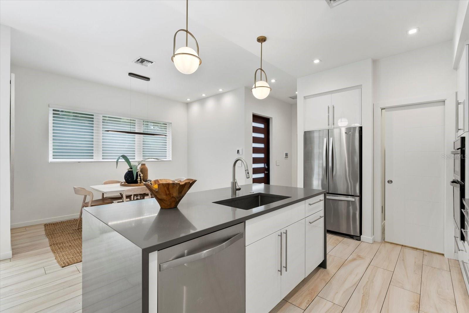 Image 10 of 30 For 2814 Tamiami Circle