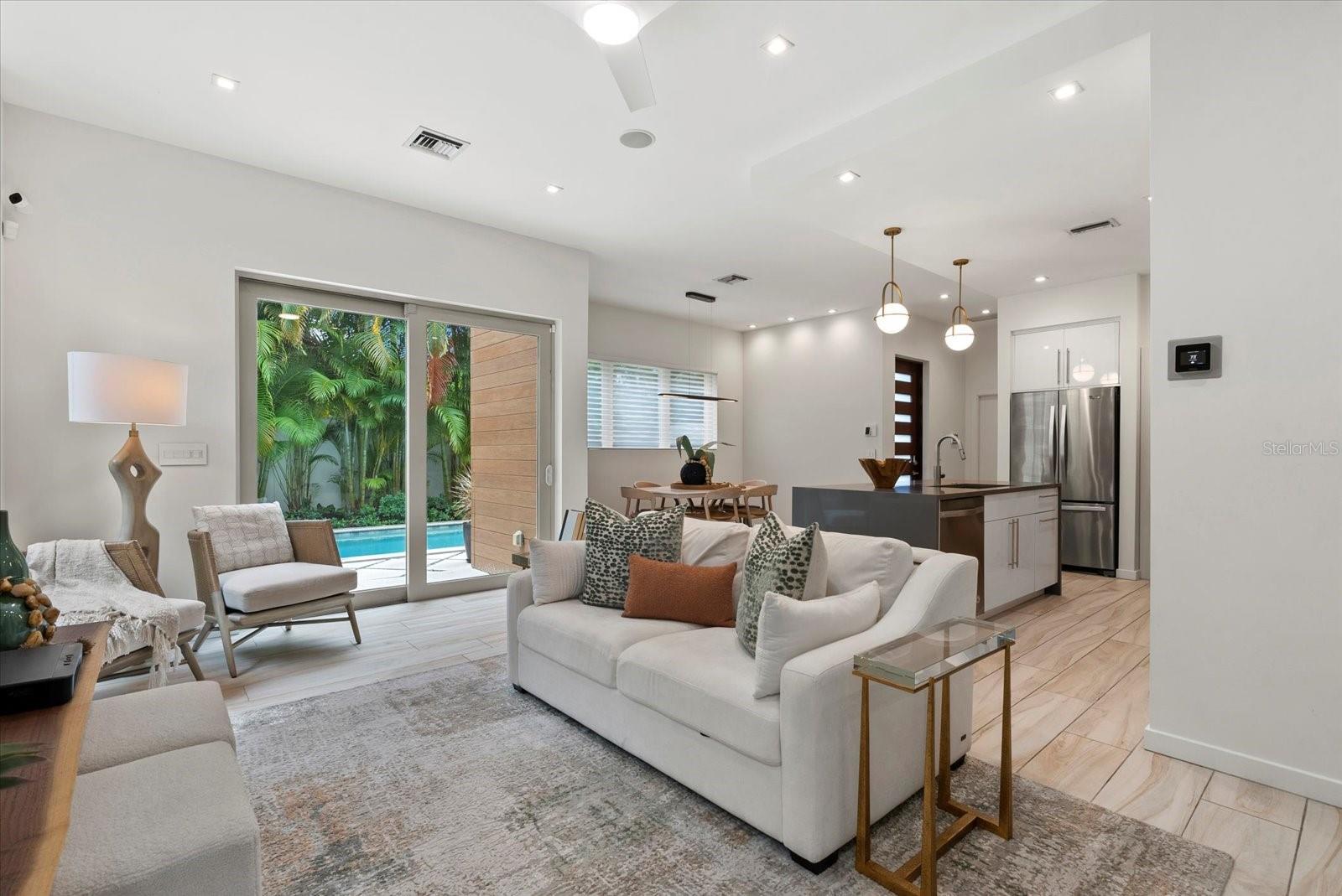 Image 14 of 30 For 2814 Tamiami Circle