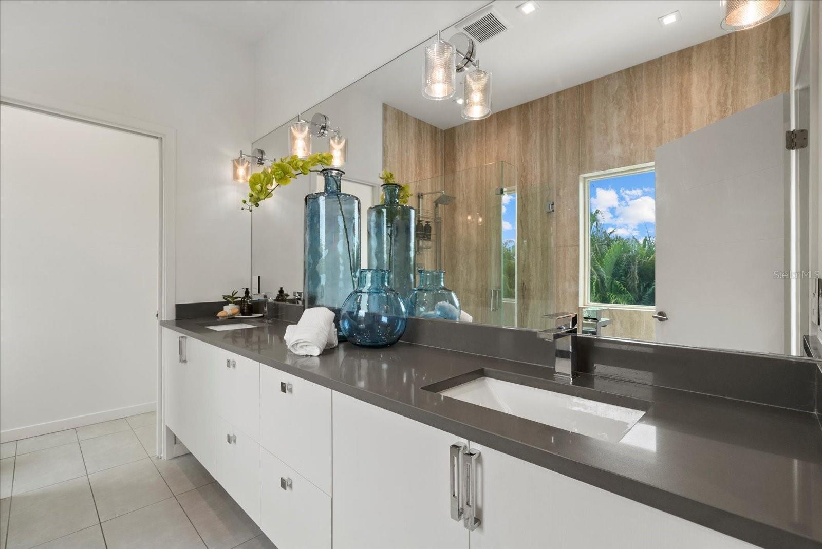 Image 18 of 30 For 2814 Tamiami Circle