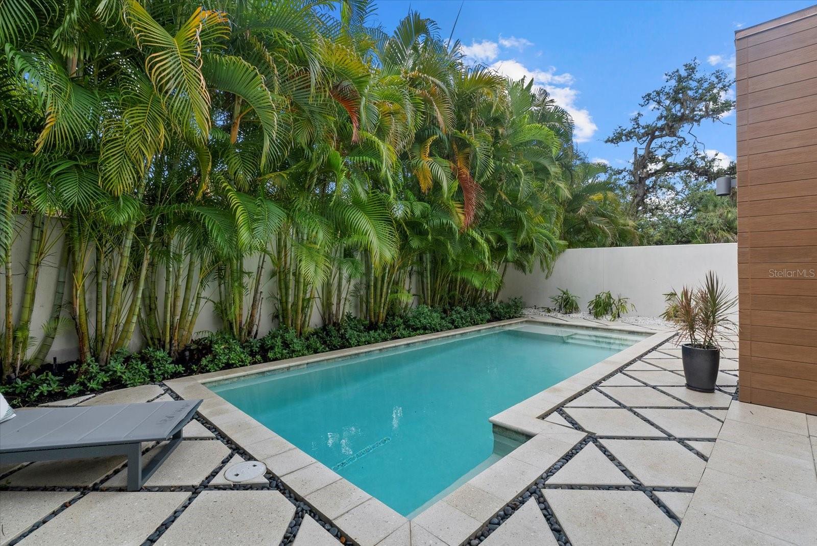 Image 24 of 30 For 2814 Tamiami Circle