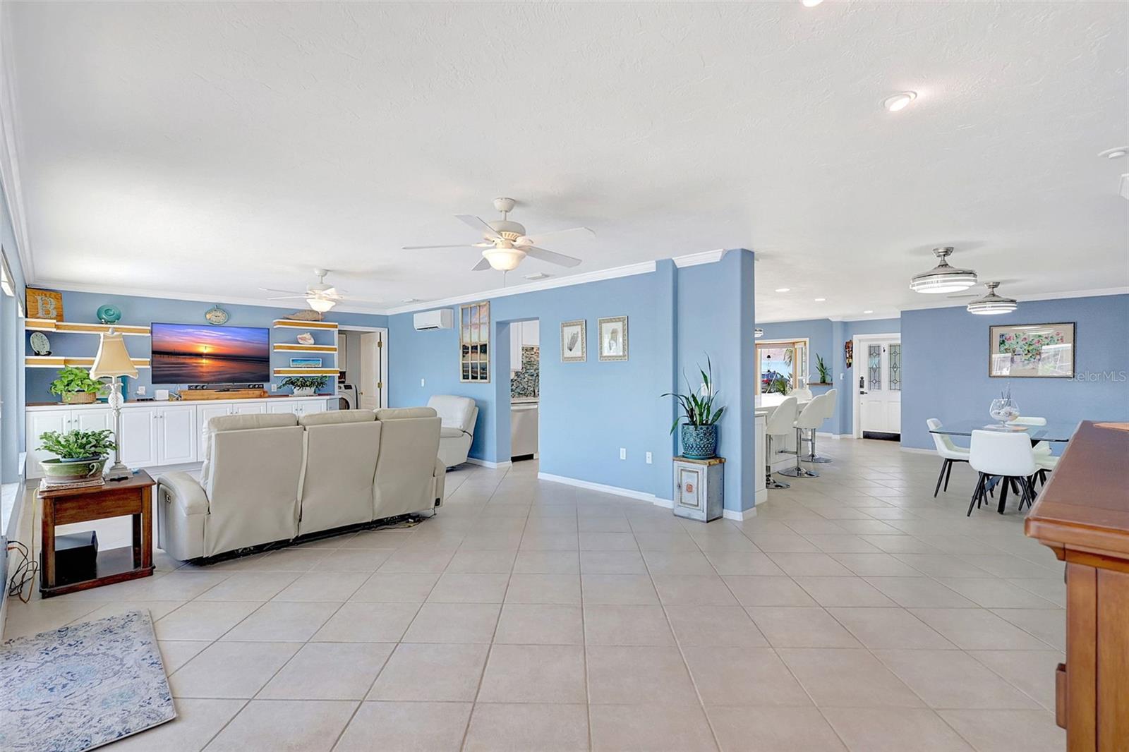Image 17 of 64 For 4216 Royal Palm Drive