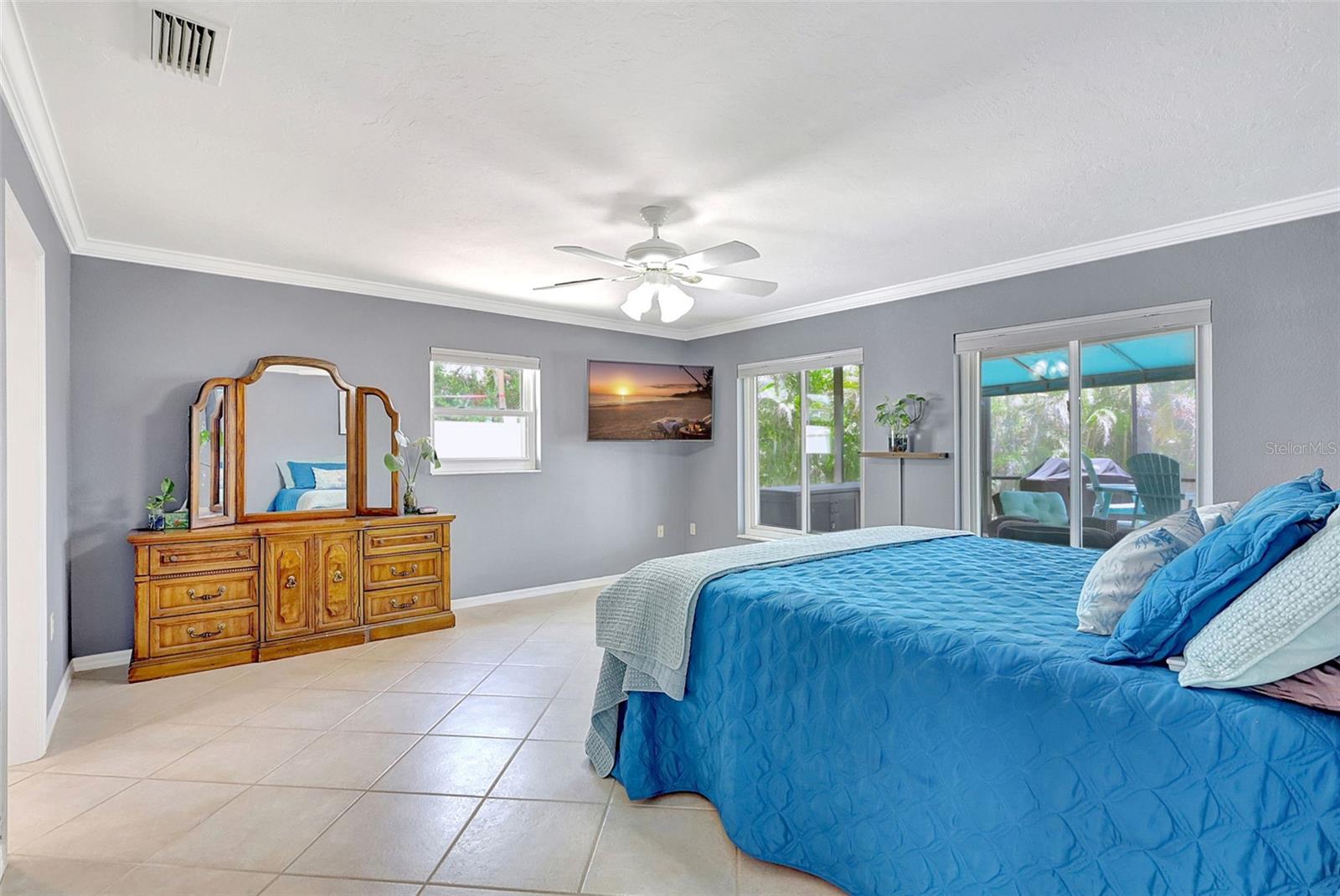 Image 23 of 64 For 4216 Royal Palm Drive