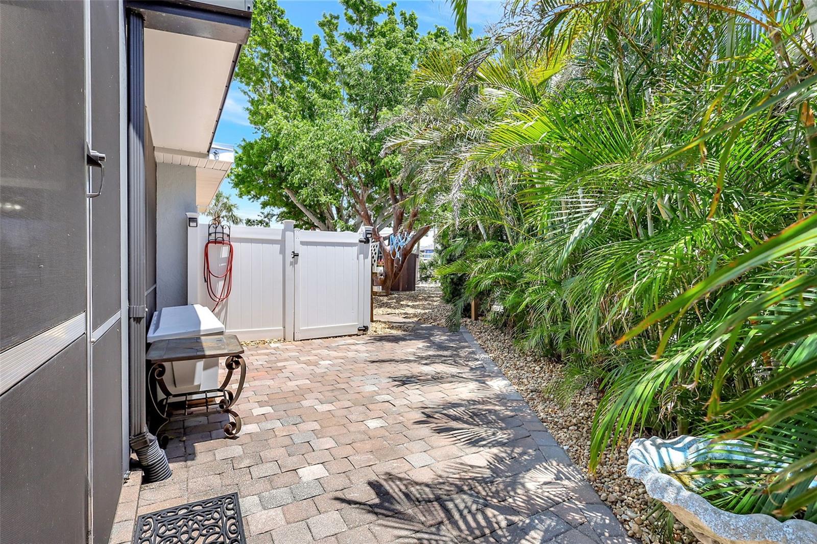 Image 40 of 64 For 4216 Royal Palm Drive