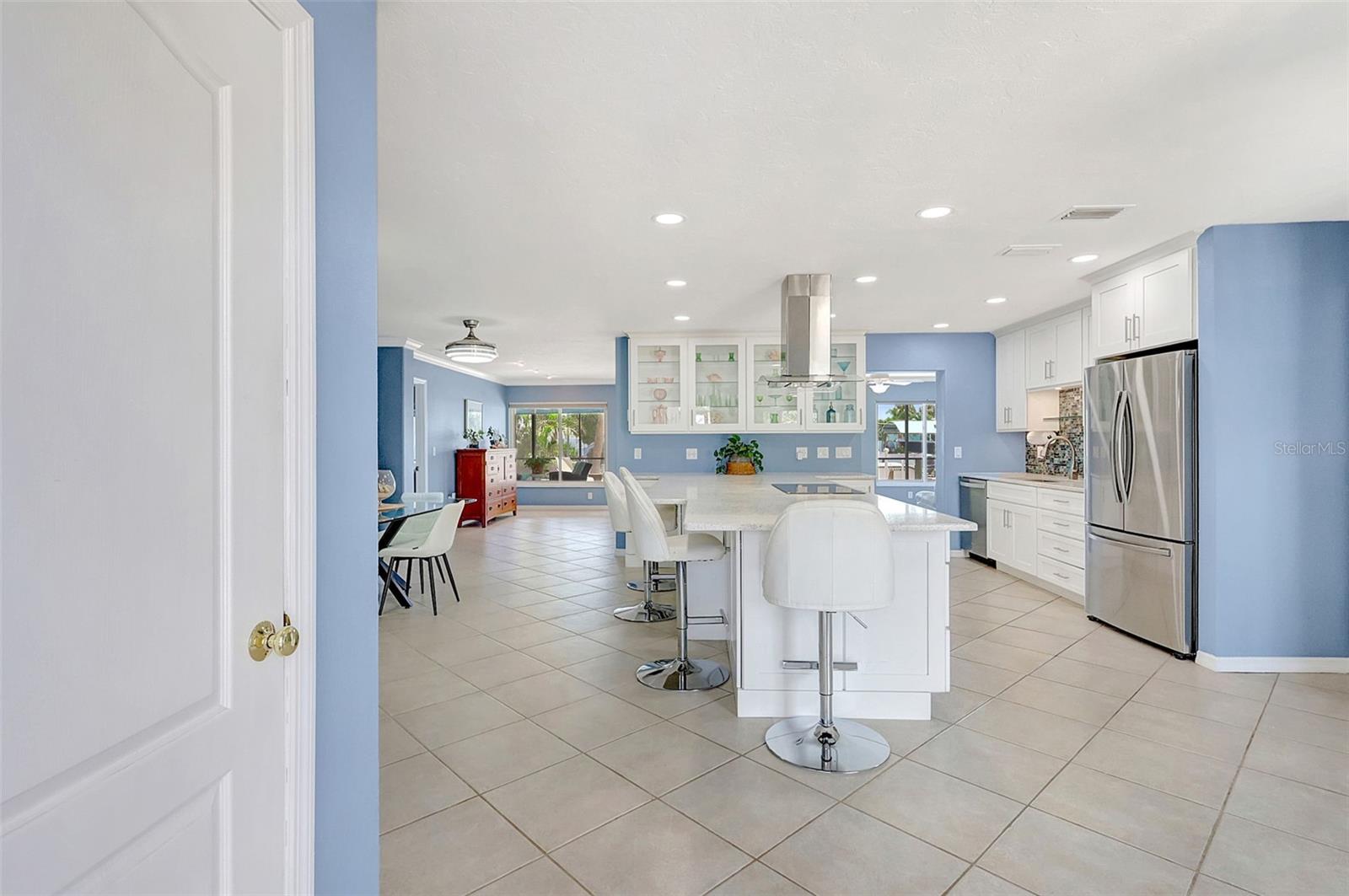 Image 9 of 64 For 4216 Royal Palm Drive