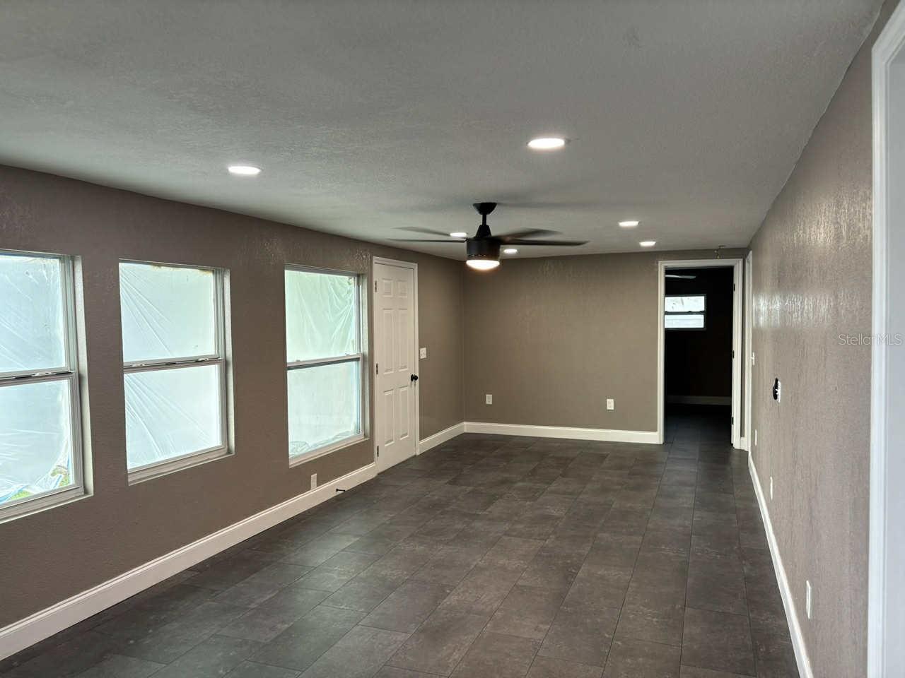 Image 3 of 10 For 611 54th Ave Drive E