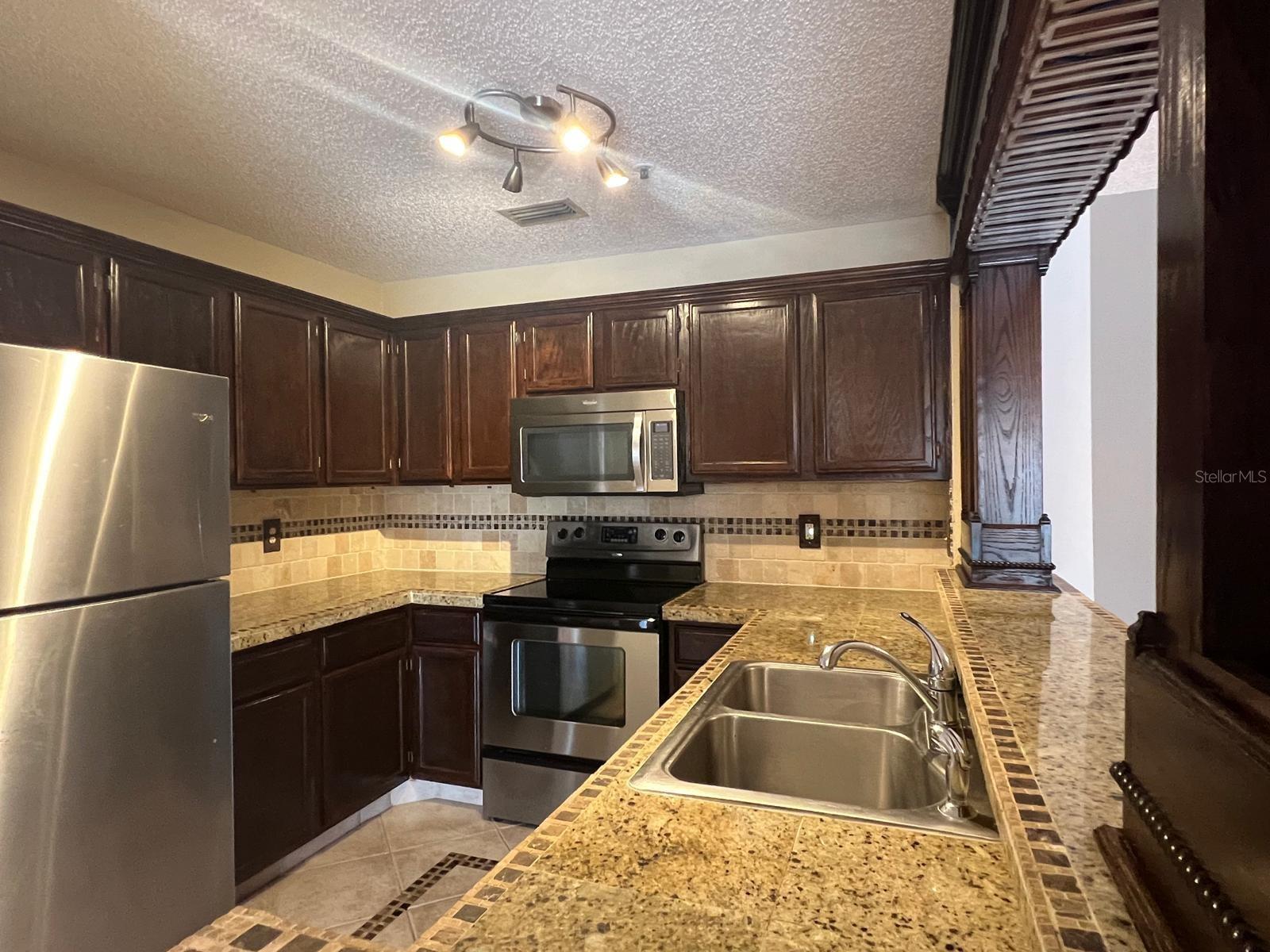 Image 18 of 20 For 4065 Crockers Lake Boulevard 24