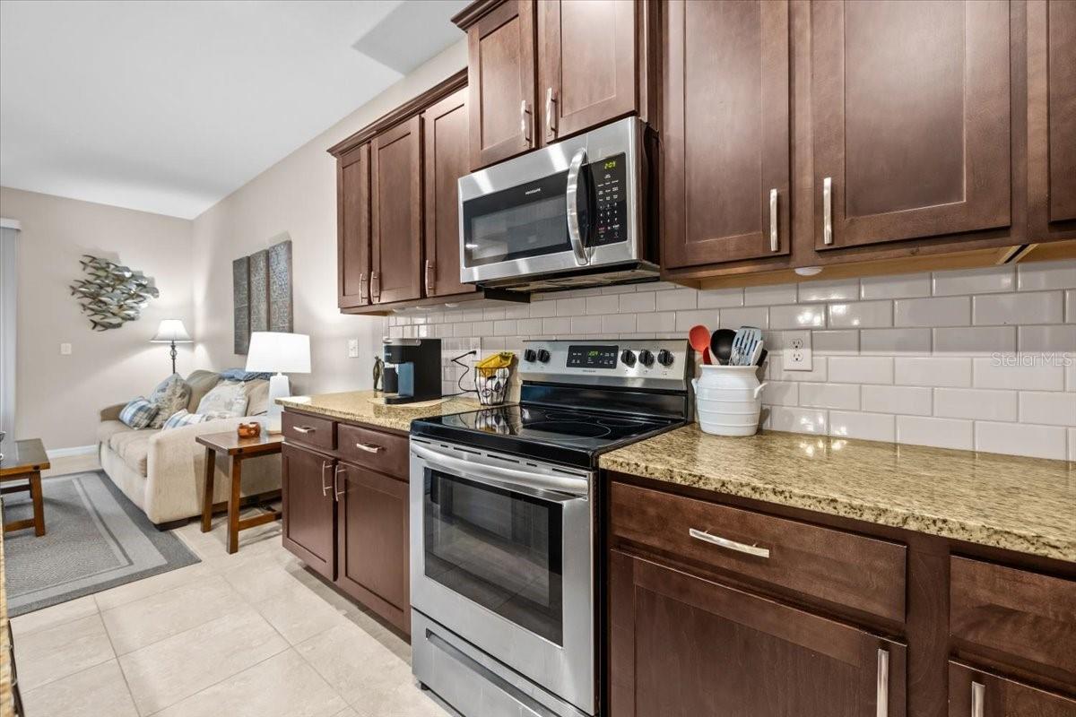 Image 11 of 49 For 8641 Daydream Street