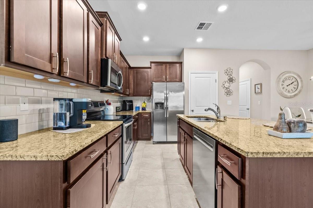 Image 14 of 49 For 8641 Daydream Street