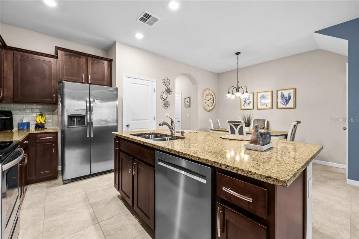 Image 15 of 49 For 8641 Daydream Street