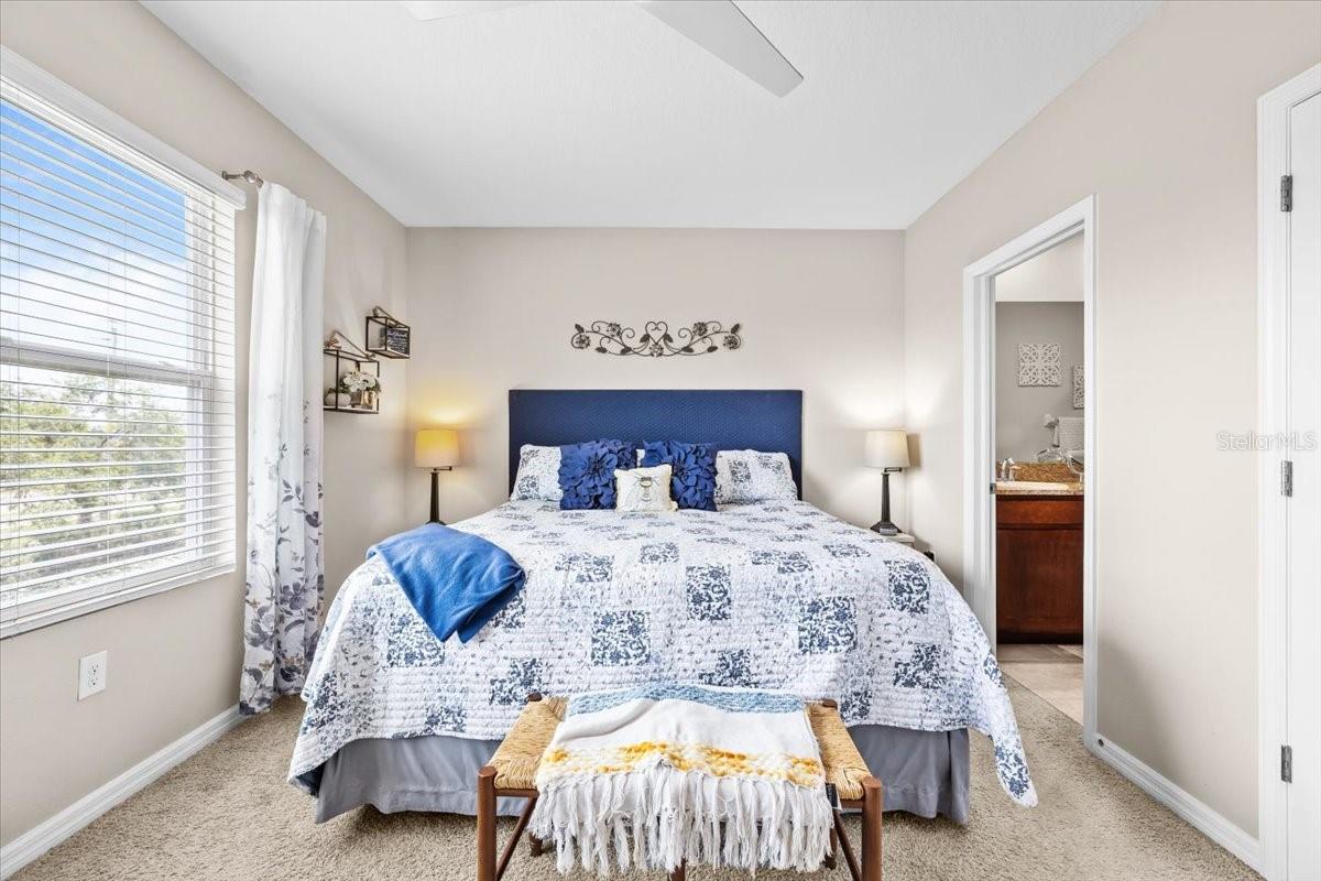 Image 32 of 49 For 8641 Daydream Street