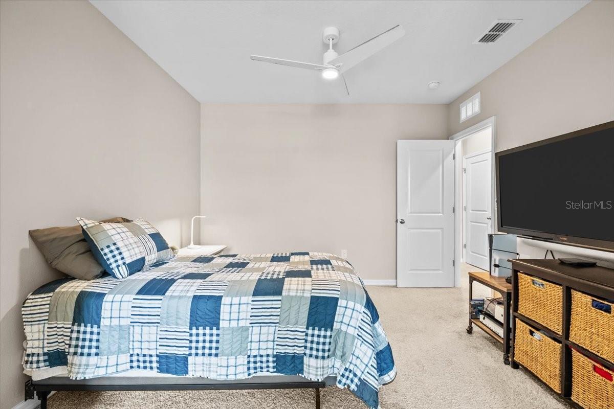 Image 40 of 49 For 8641 Daydream Street