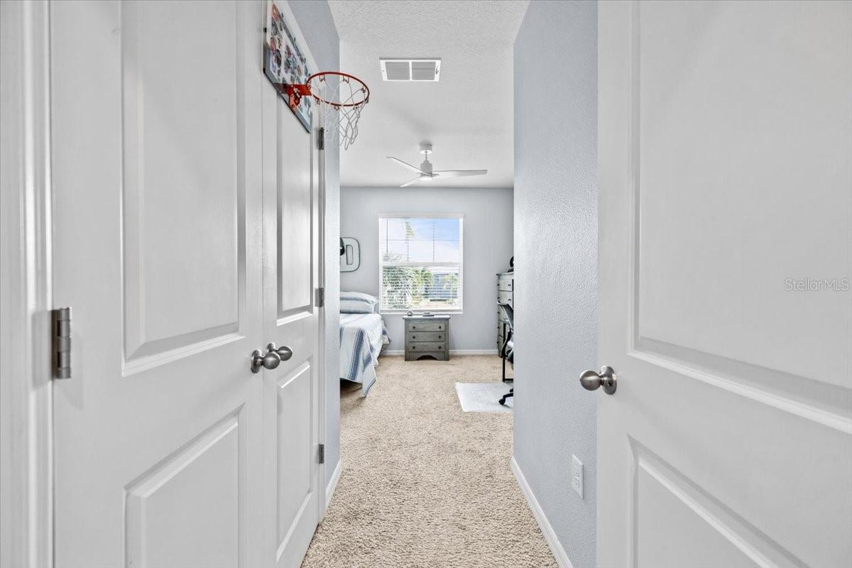 Image 43 of 49 For 8641 Daydream Street
