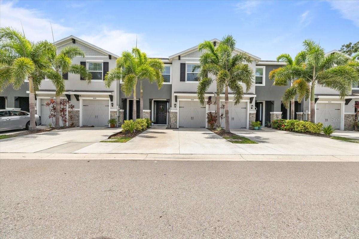 Image 5 of 49 For 8641 Daydream Street
