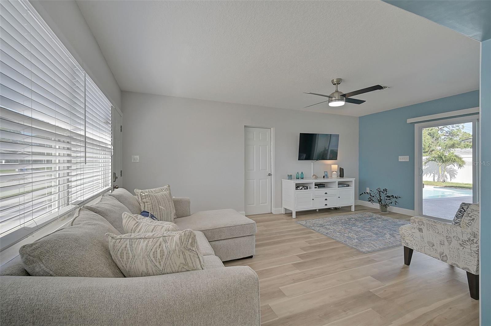 Image 18 of 44 For 1514 32nd Street W