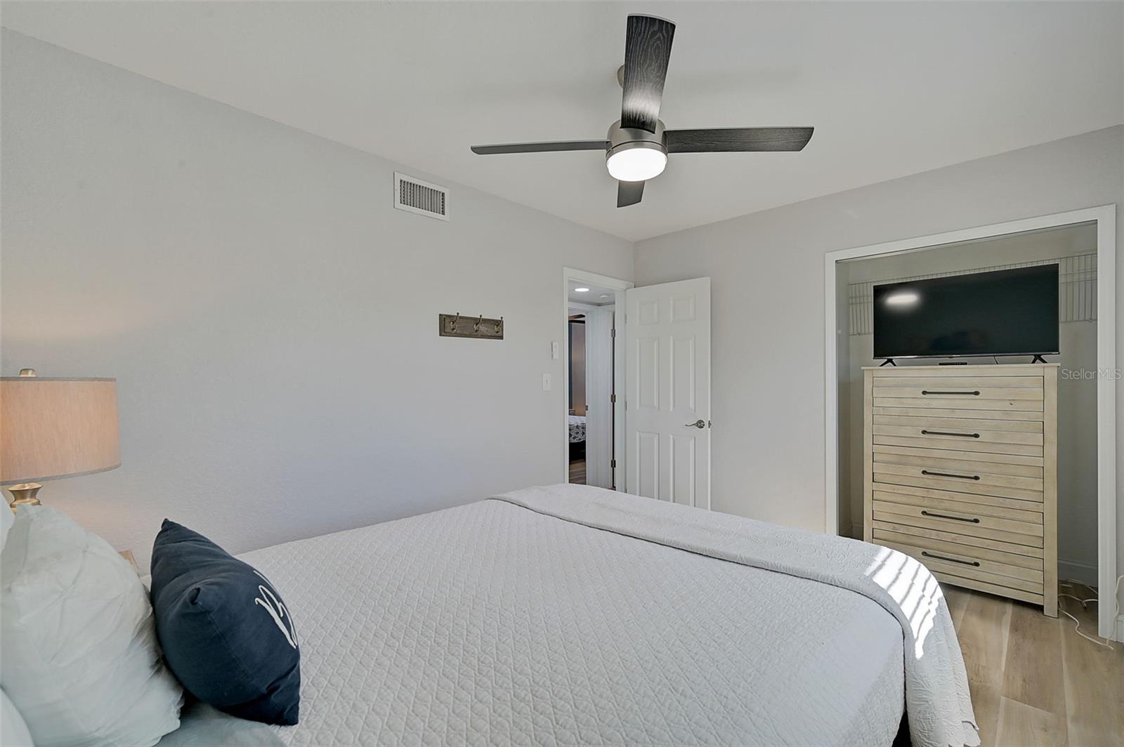 Image 27 of 44 For 1514 32nd Street W