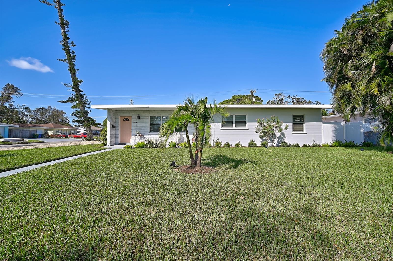 Image 3 of 44 For 1514 32nd Street W