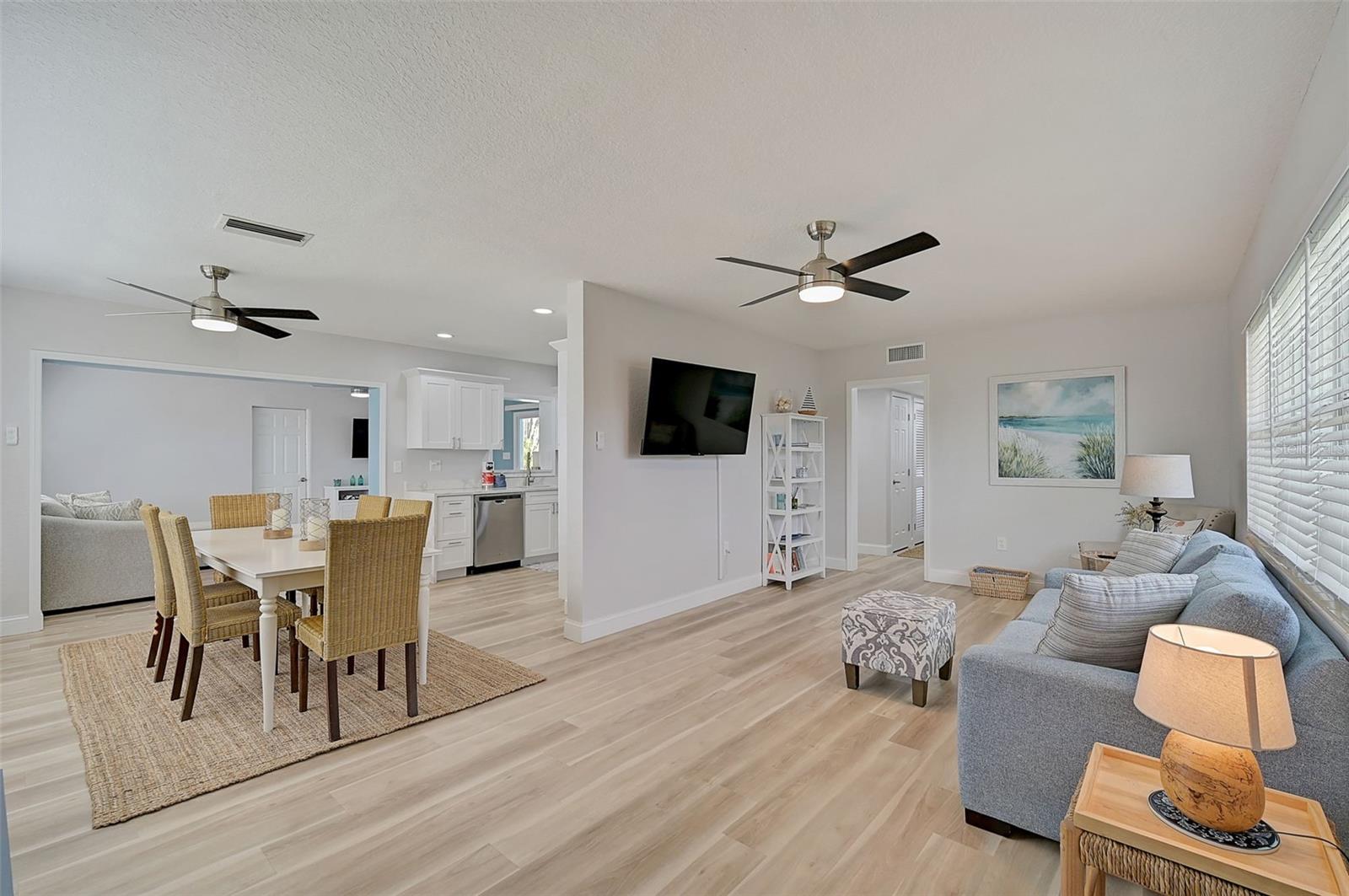 Image 7 of 44 For 1514 32nd Street W