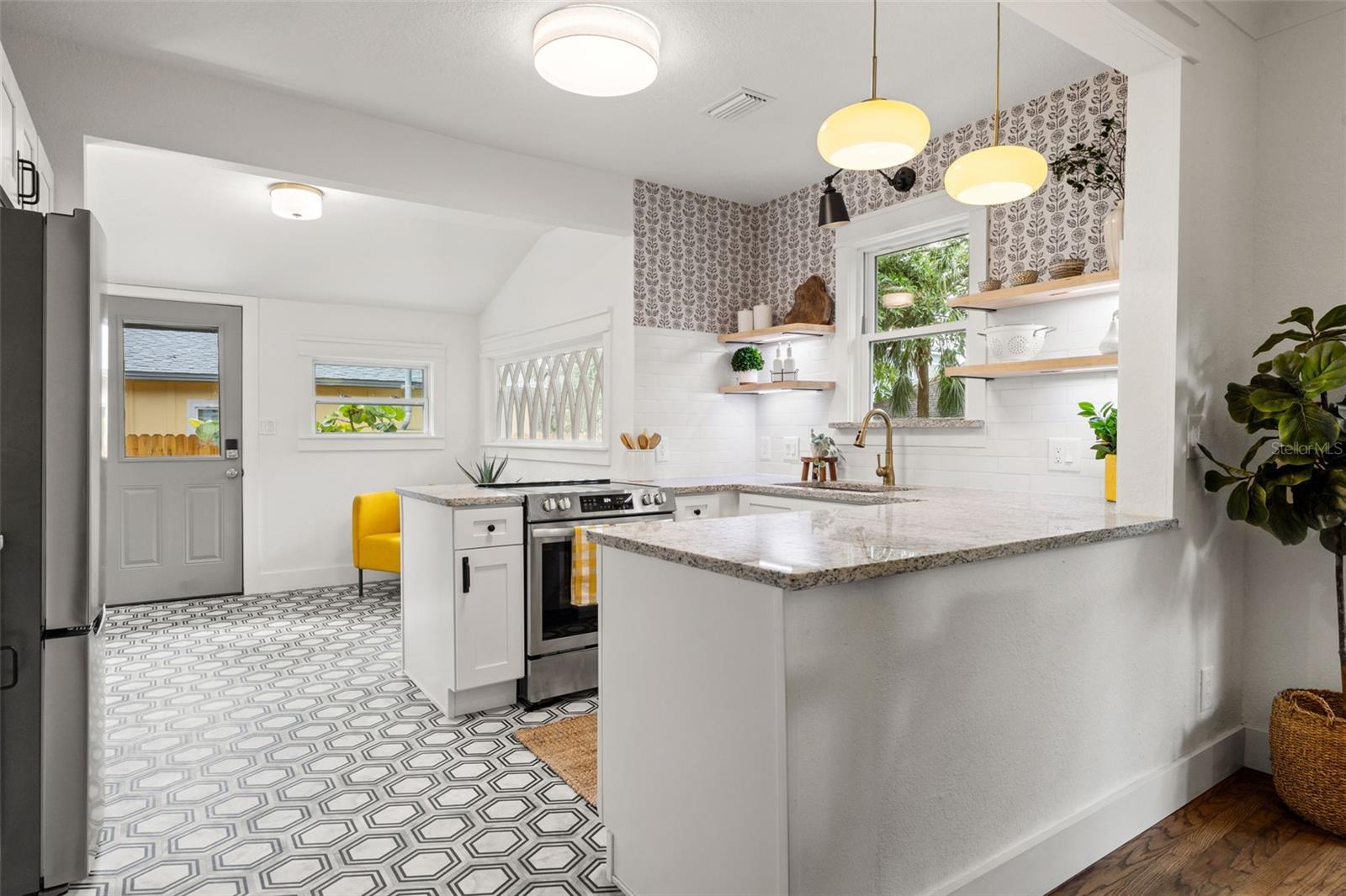 Image 13 of 51 For 608 28th Street N
