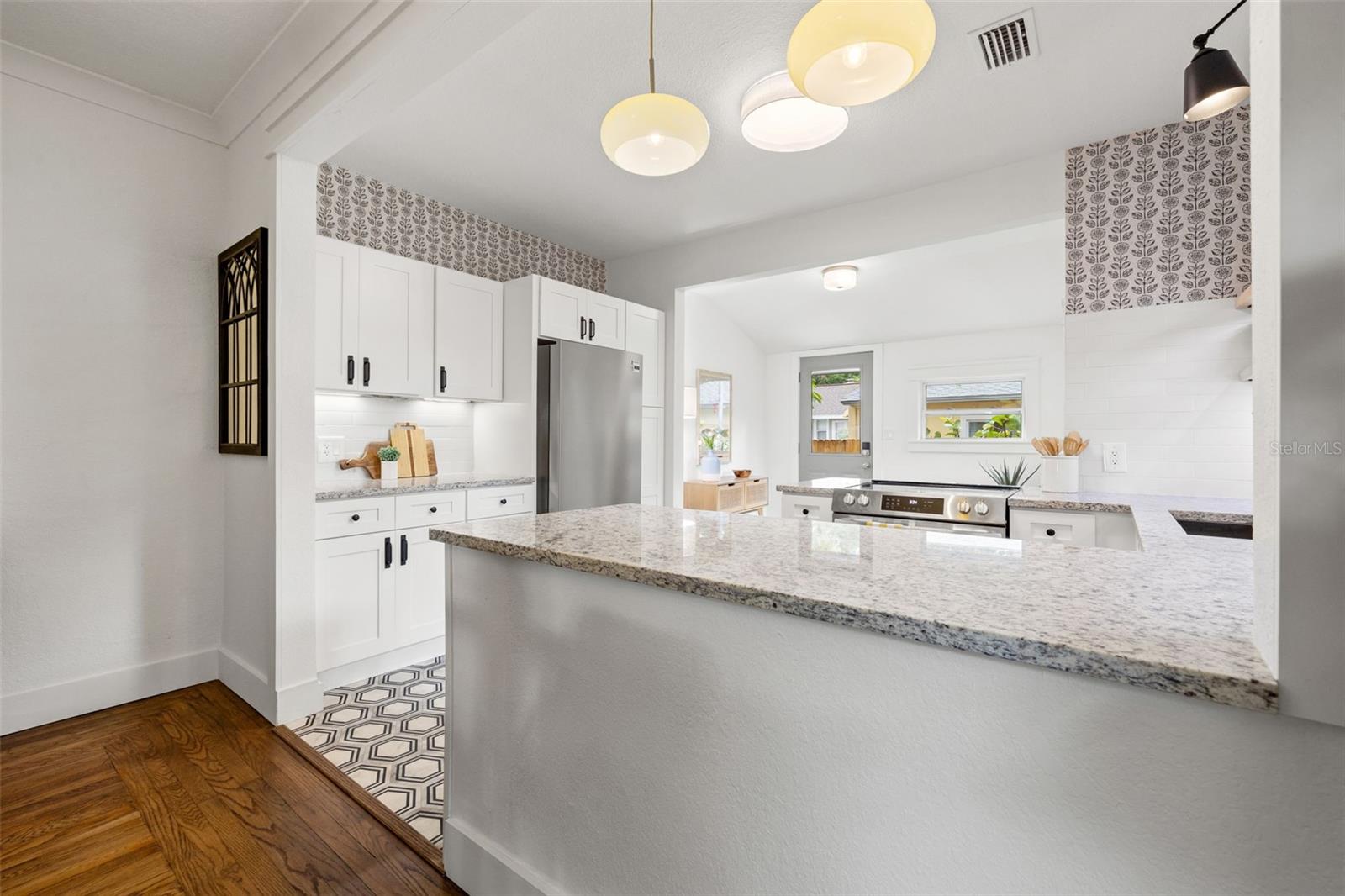 Image 14 of 51 For 608 28th Street N