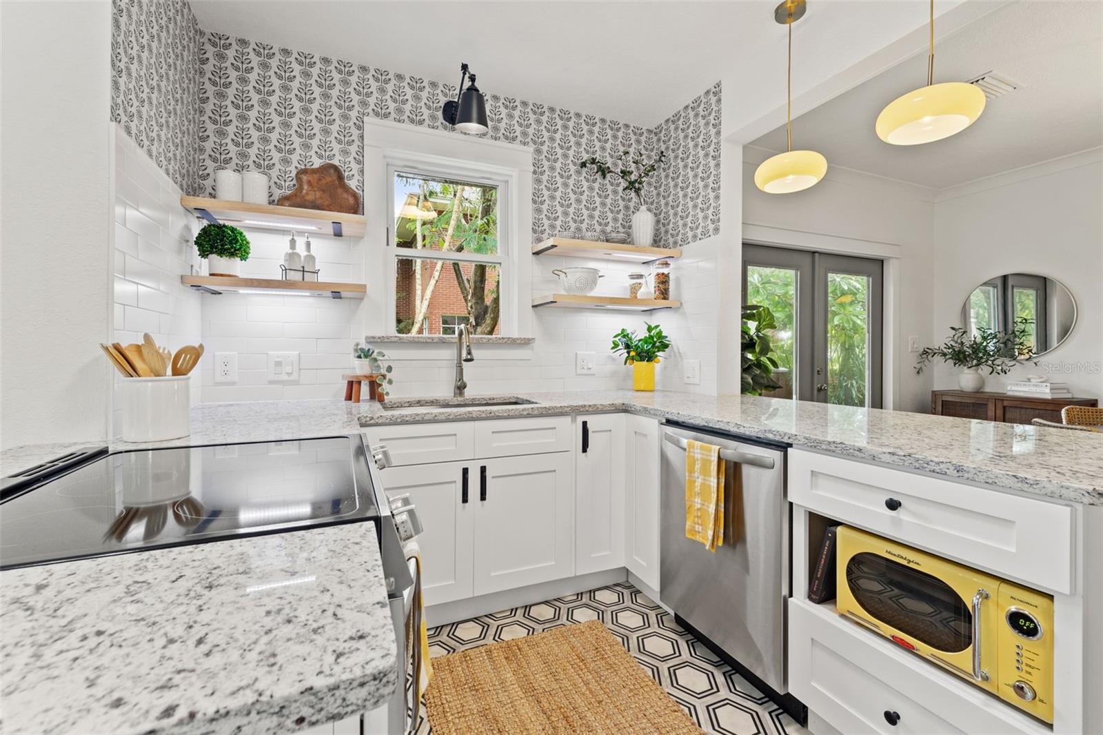 Image 16 of 51 For 608 28th Street N
