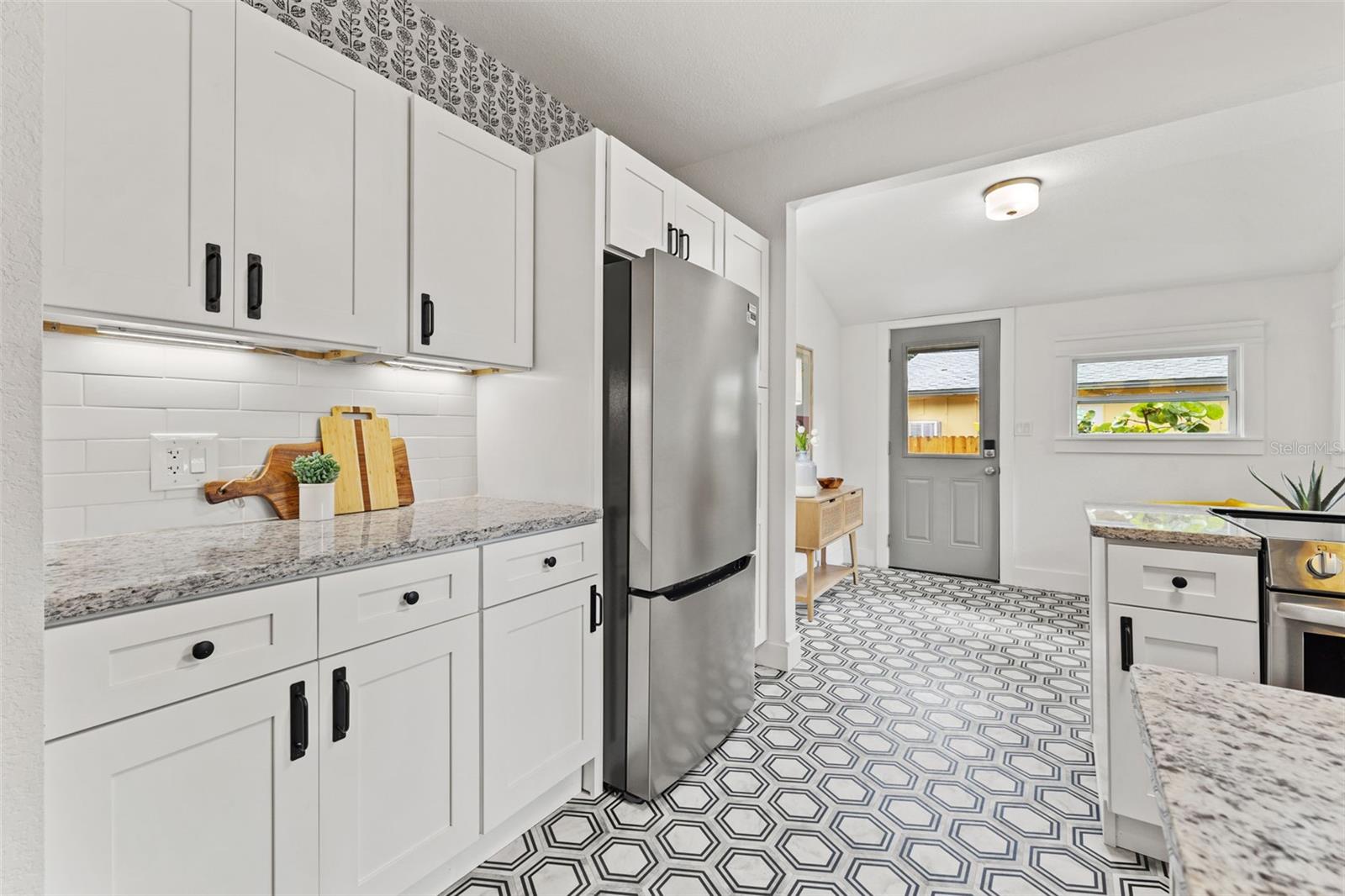 Image 17 of 51 For 608 28th Street N