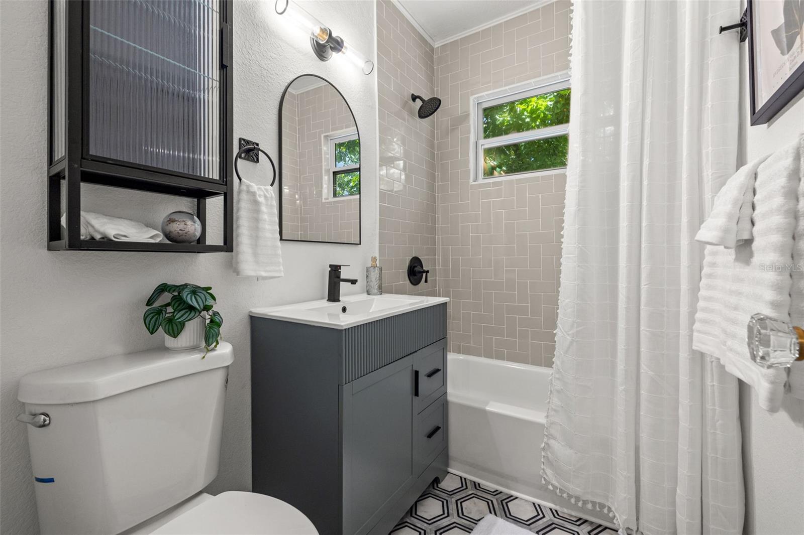 Image 29 of 51 For 608 28th Street N