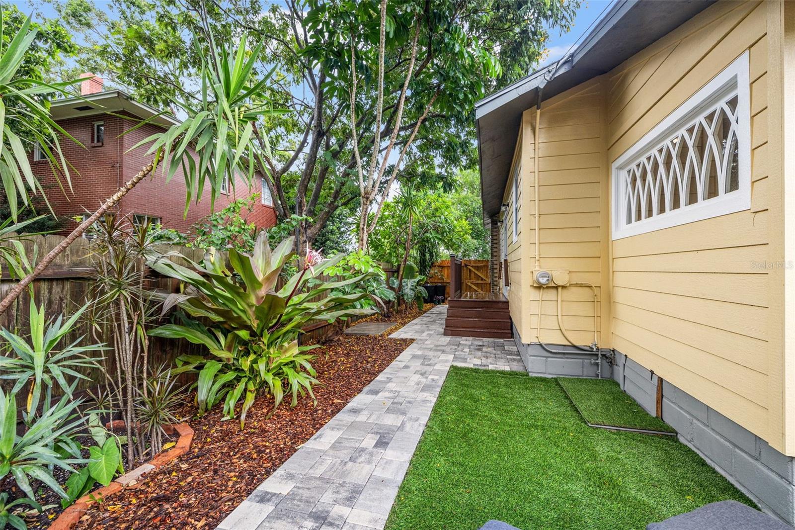 Image 33 of 51 For 608 28th Street N