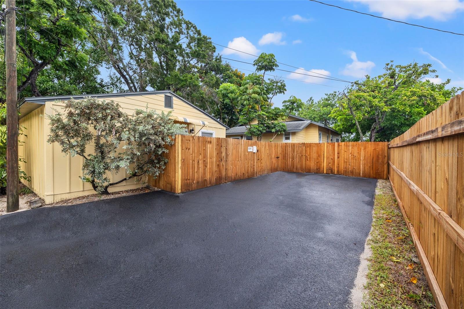 Image 36 of 51 For 608 28th Street N