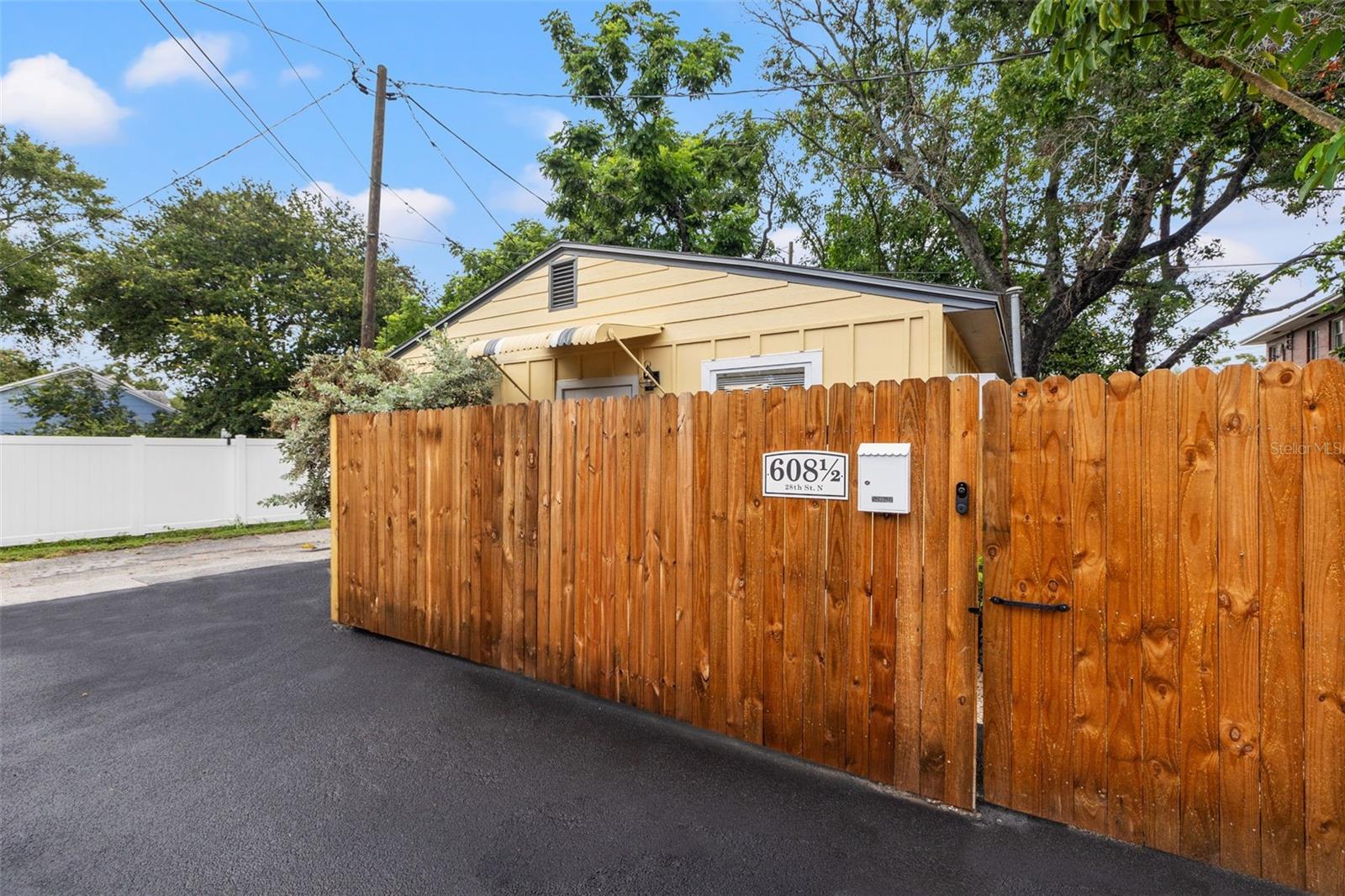 Image 37 of 51 For 608 28th Street N