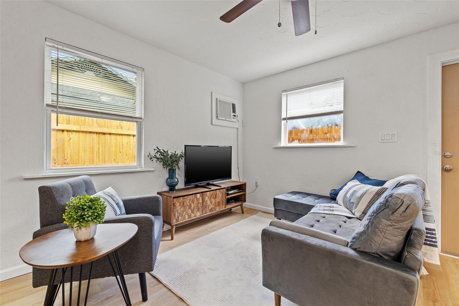 Image 40 of 51 For 608 28th Street N