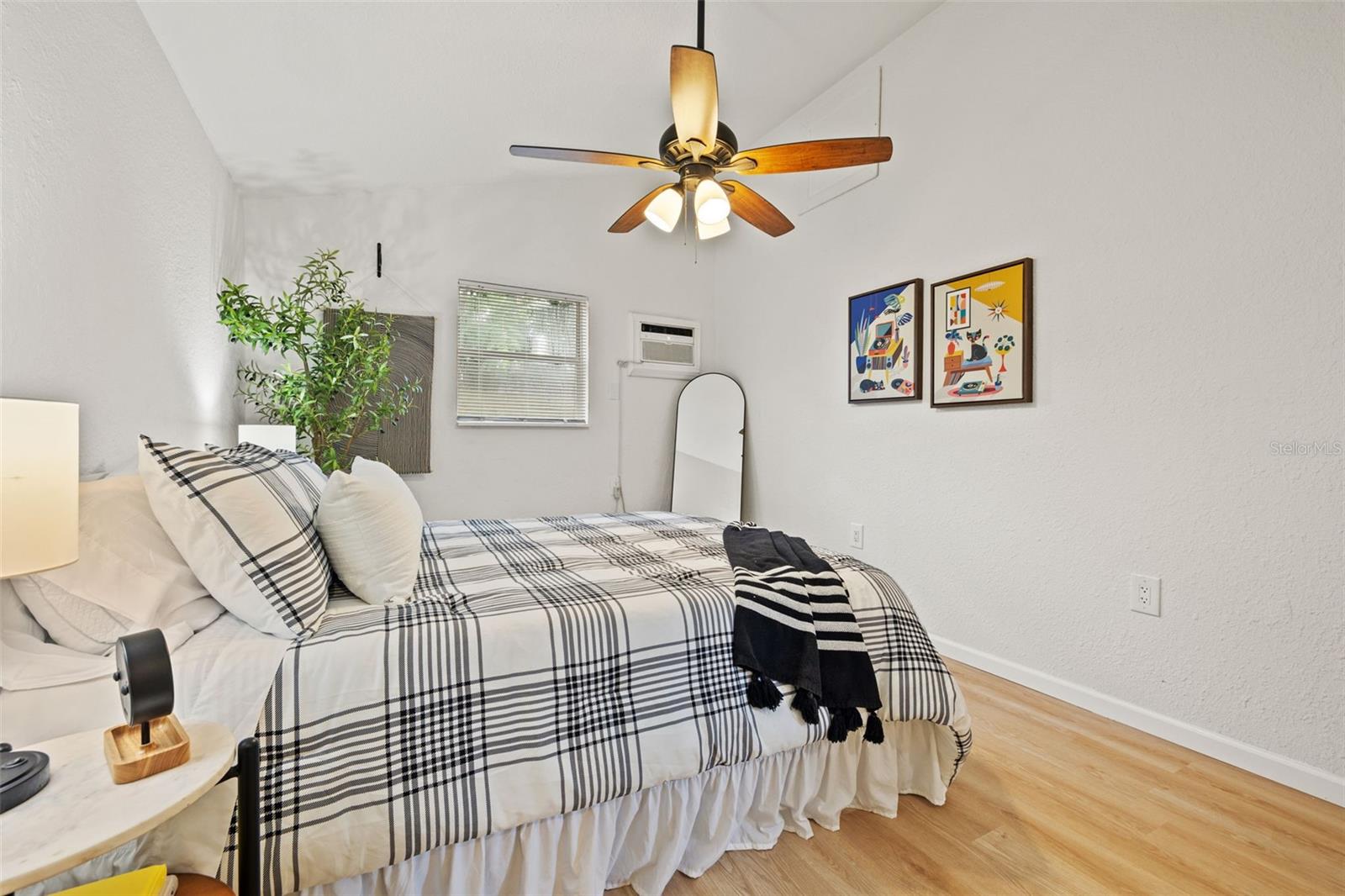 Image 46 of 51 For 608 28th Street N