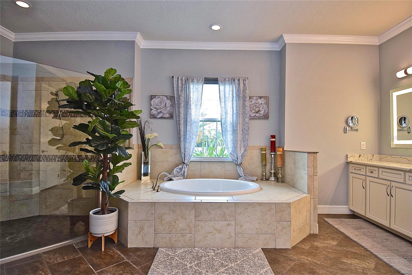 Image 22 of 35 For 4777 Vasca Drive